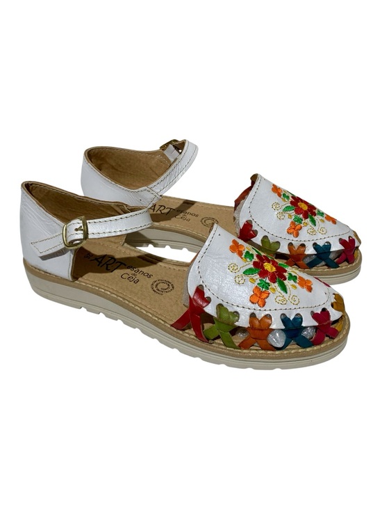 Art Esano de Ceja Shoes - Women’s Art Esano de Ceja Floral Embroidered Closed Toe Leather Sandals Size 9